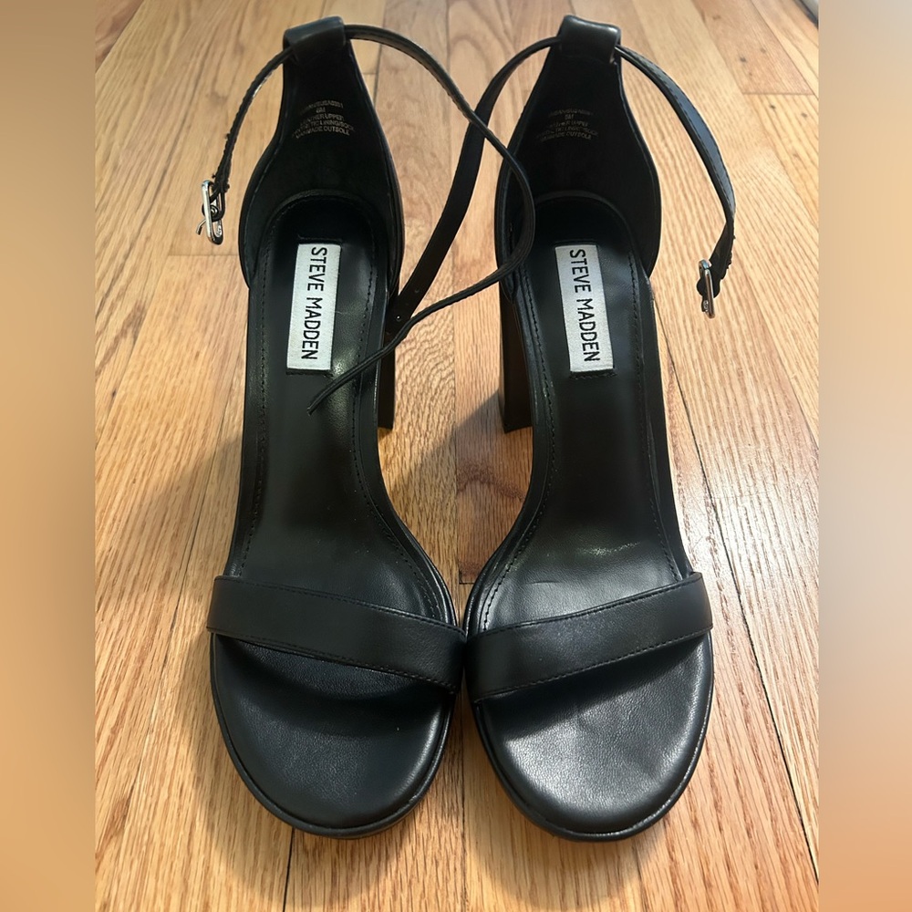 Size 8 black Steve madden heels